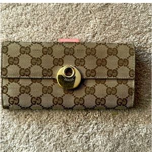 Gucci wallet